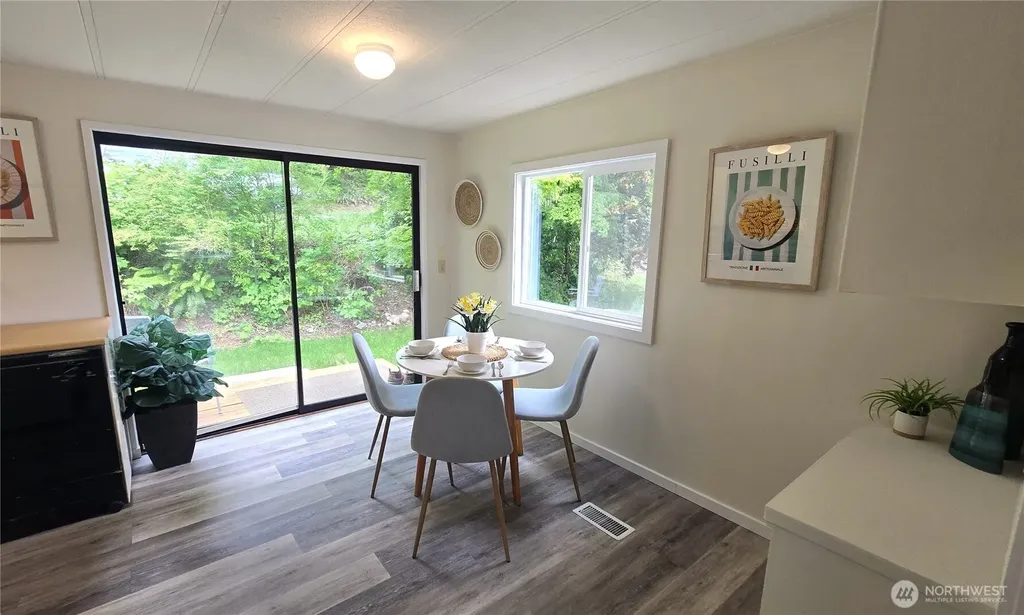 2284 Yew Street Bellingham WA 98229