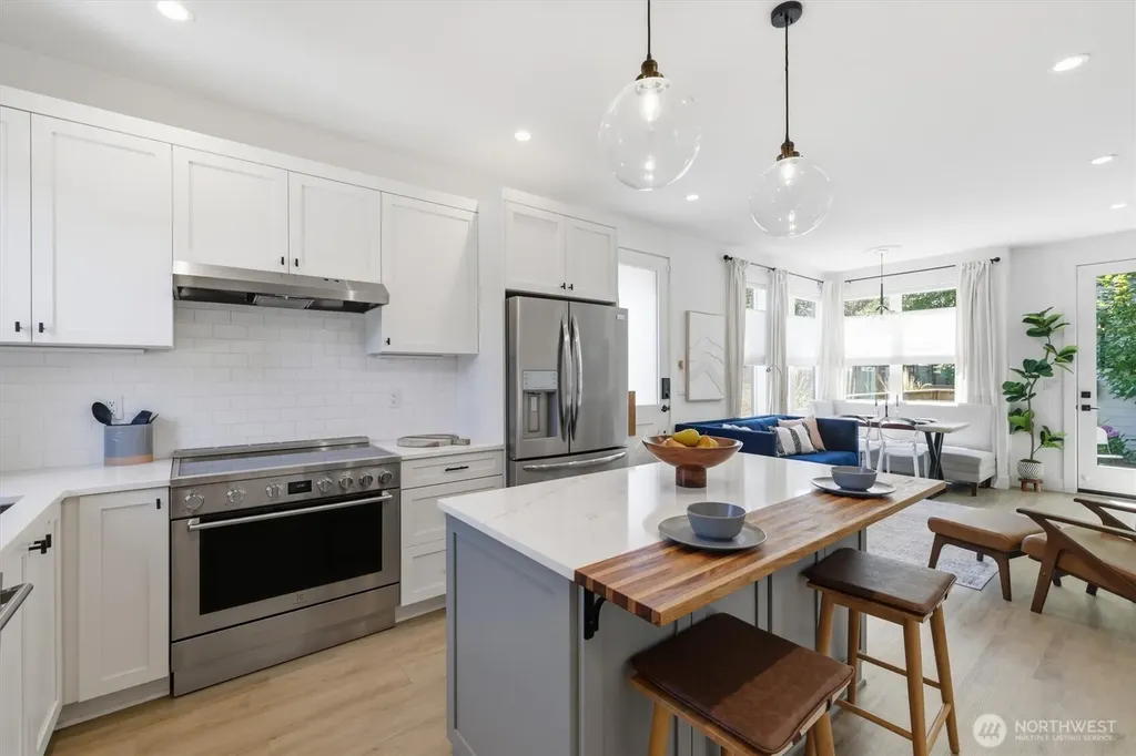 2853 NW 63rd Street Seattle WA 98107
