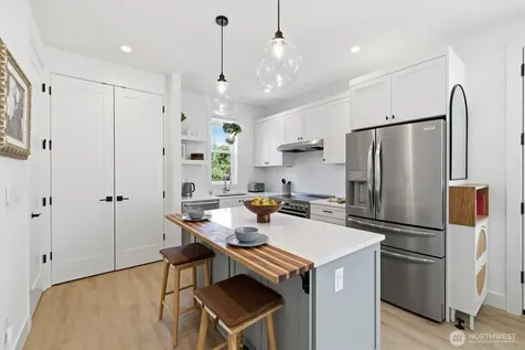 2853 NW 63rd Street Seattle WA 98107