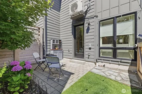 2853 NW 63rd Street Seattle WA 98107
