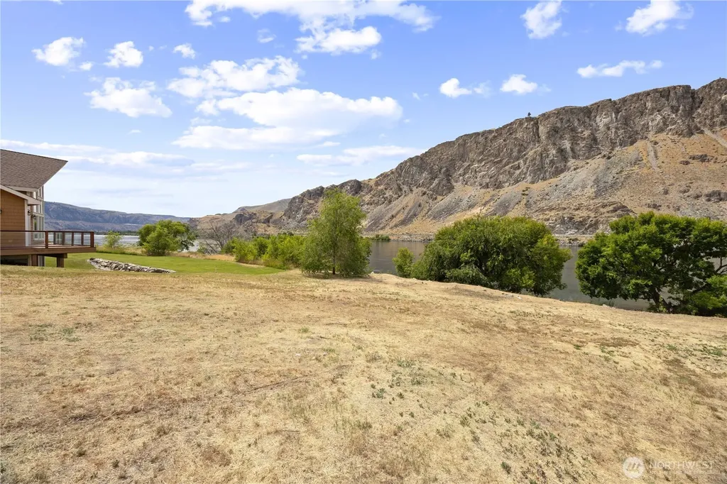 27 N Shore Drive Orondo WA 98843