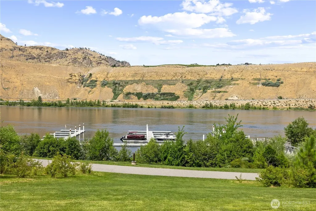 27 N Shore Drive Orondo WA 98843