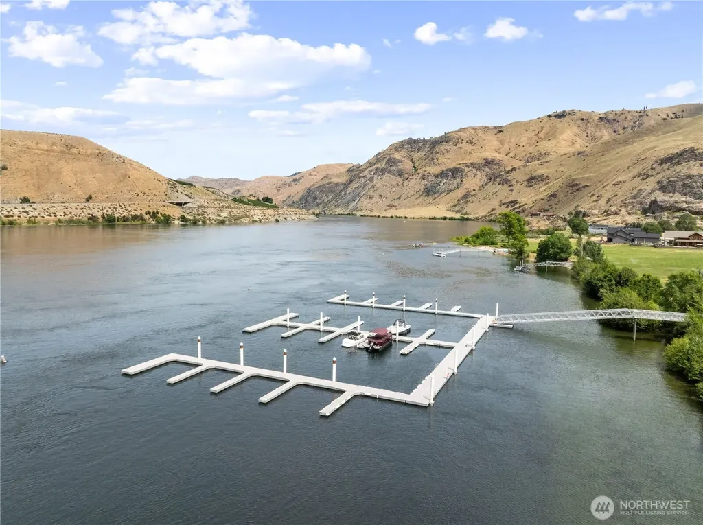 27 N Shore Drive Orondo WA 98843