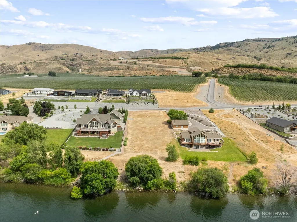27 N Shore Drive Orondo WA 98843