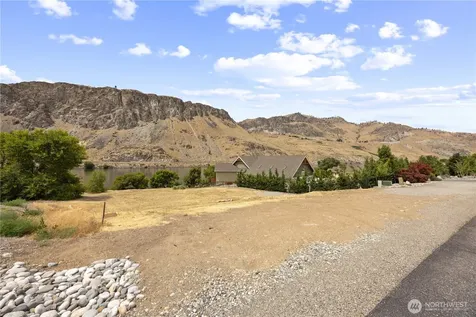 27 N Shore Drive Orondo WA 98843
