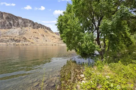 27 N Shore Drive Orondo WA 98843