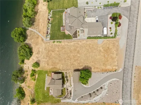 27 N Shore Drive Orondo WA 98843