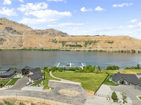 27 N Shore Drive Orondo WA 98843