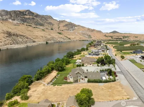 27 N Shore Drive Orondo WA 98843