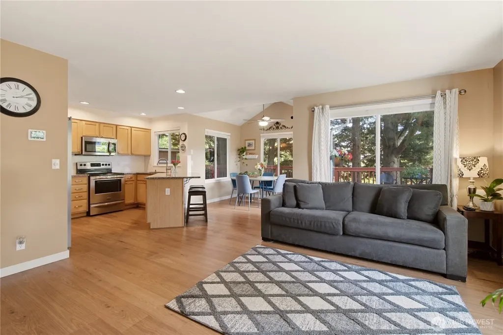 1006 167th Street SW Lynnwood WA 98037