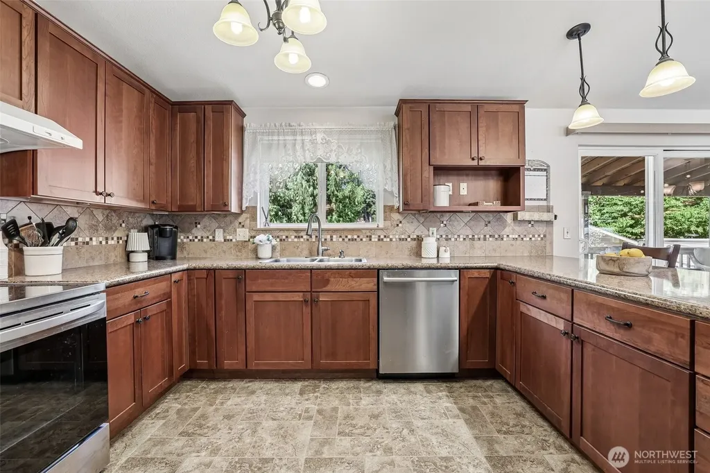 9605 208th Avenue E Bonney Lake WA 98391