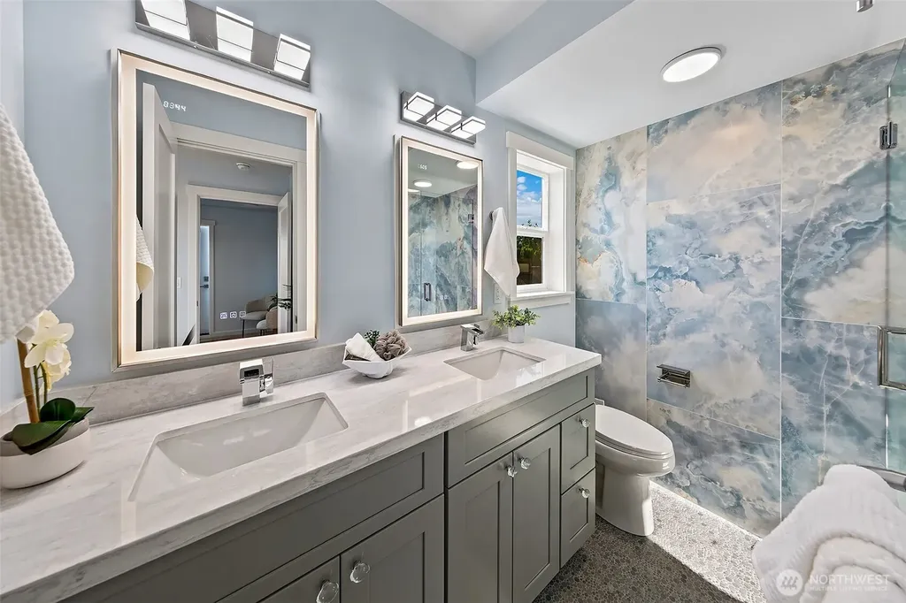 332 NE Elk Place Seattle WA 98115