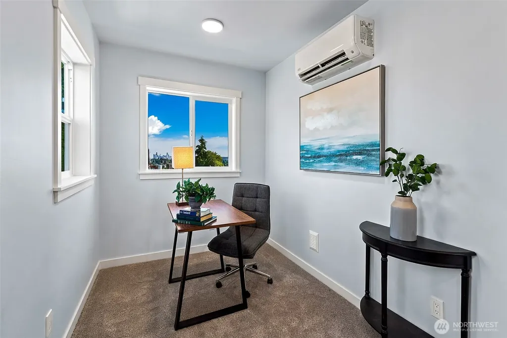 332 NE Elk Place Seattle WA 98115