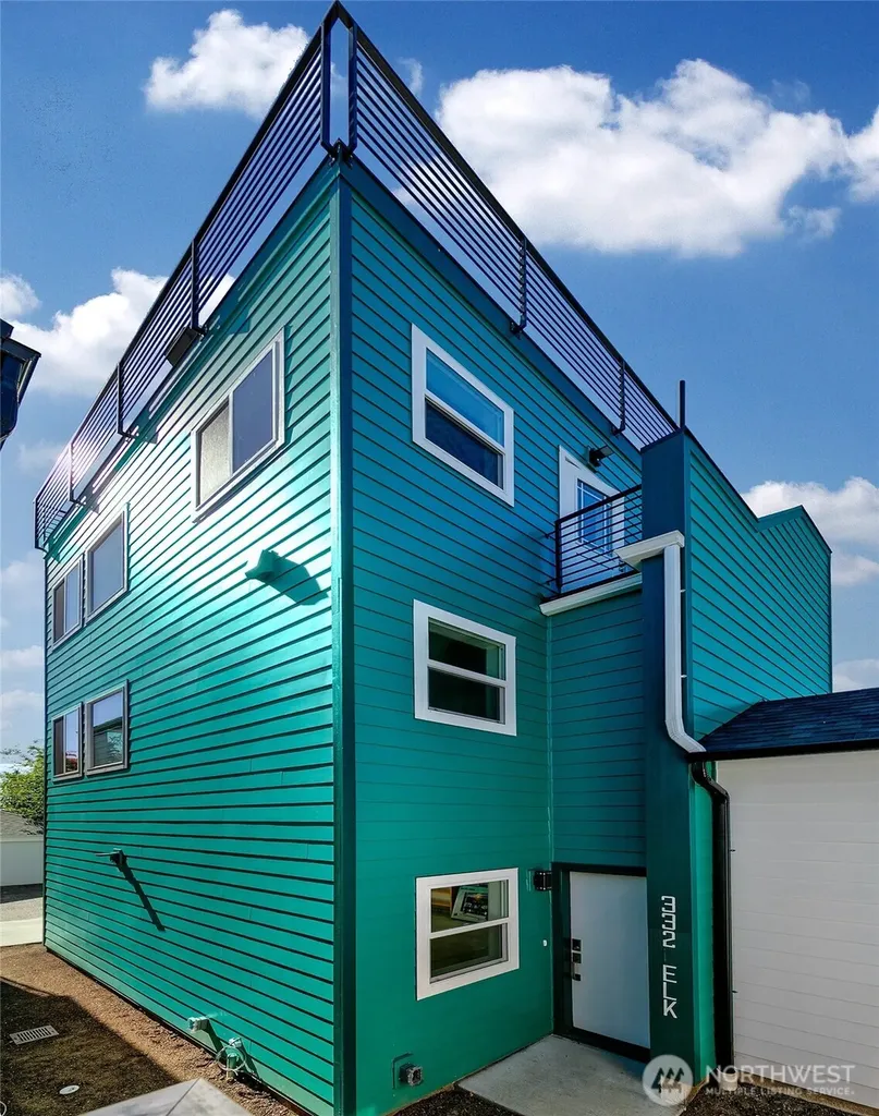 332 NE Elk Place Seattle WA 98115