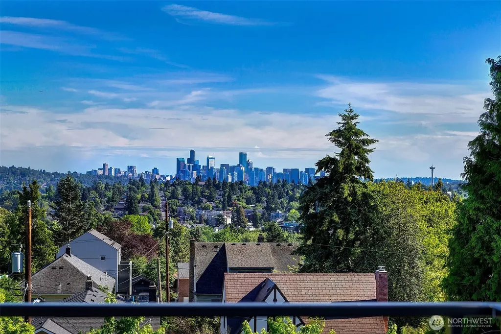 332 NE Elk Place Seattle WA 98115