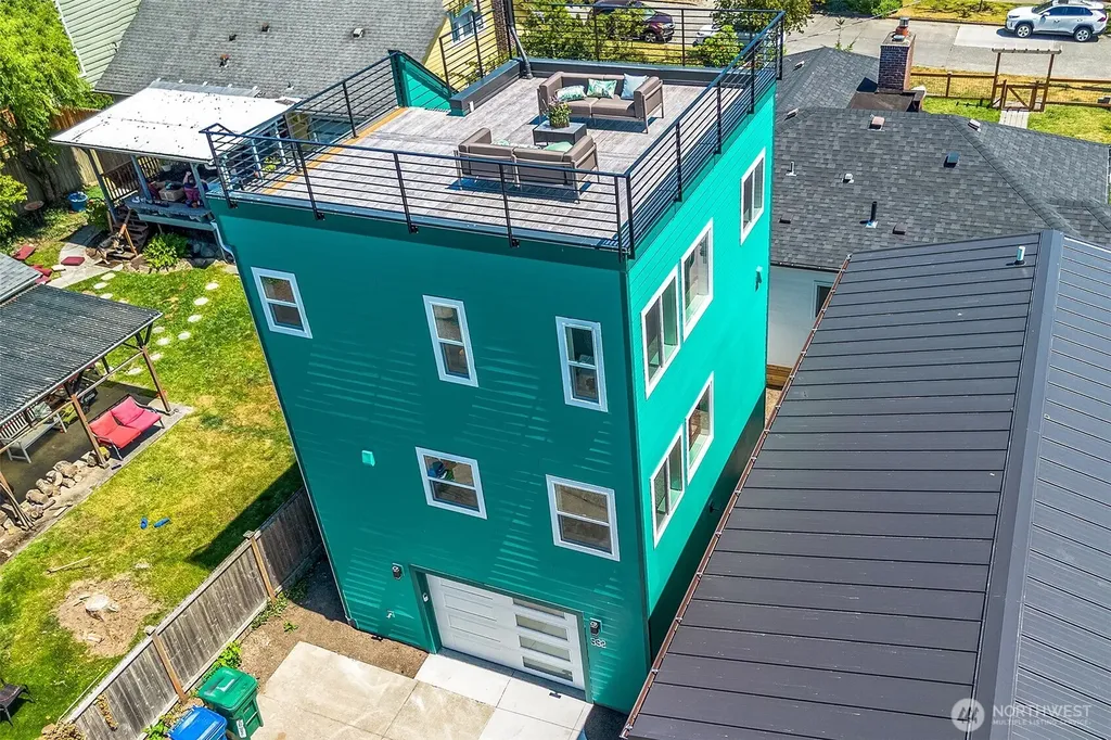 332 NE Elk Place Seattle WA 98115