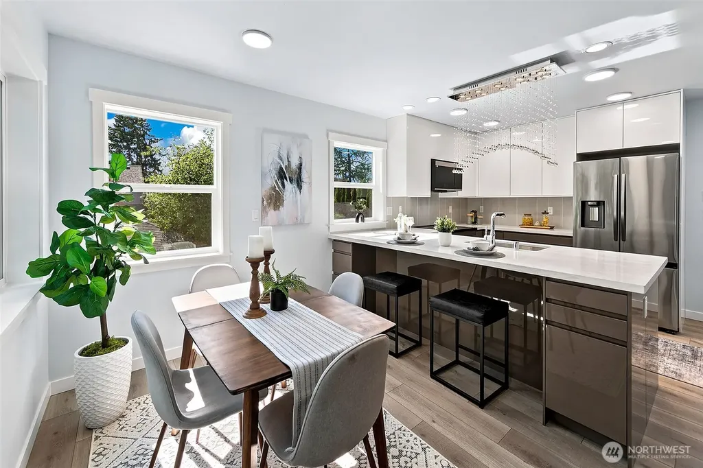 332 NE Elk Place Seattle WA 98115