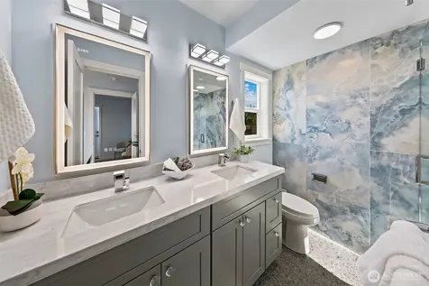 332 NE Elk Place Seattle WA 98115