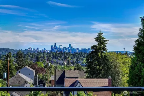 332 NE Elk Place Seattle WA 98115