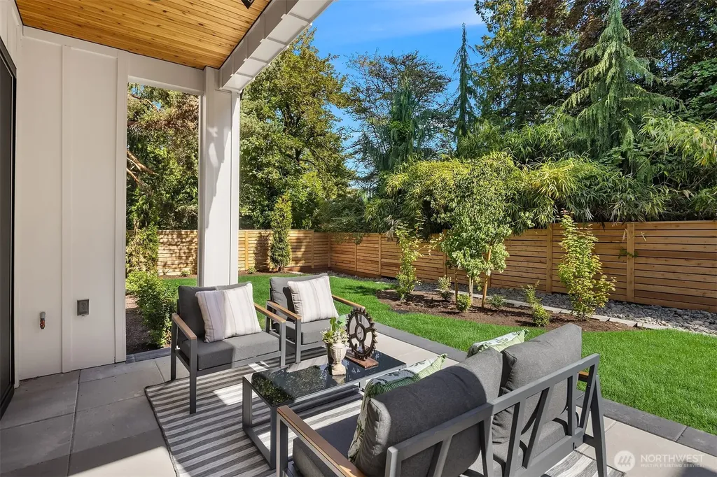 10223 NE 24th Street Bellevue WA 98004