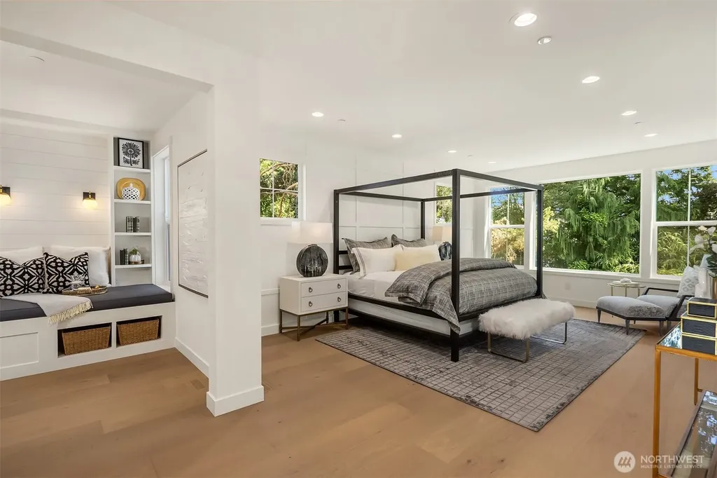 10223 NE 24th Street Bellevue WA 98004