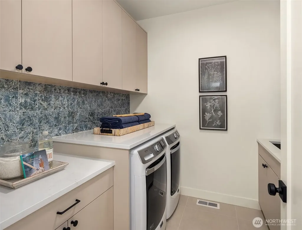 10223 NE 24th Street Bellevue WA 98004