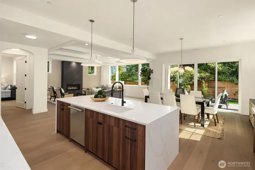10223 NE 24th Street Bellevue WA 98004