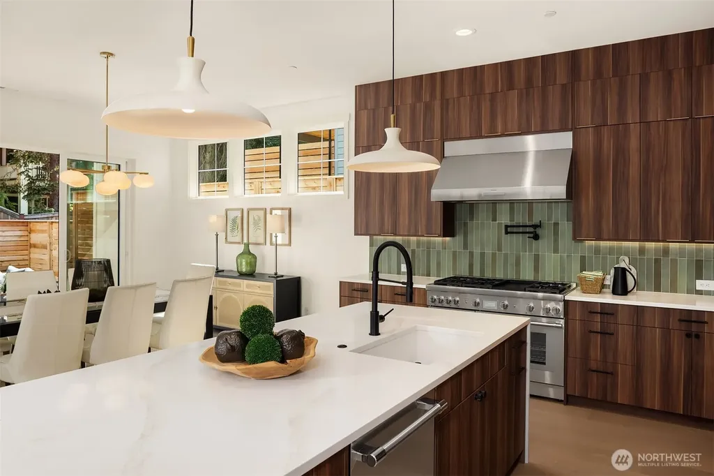 10223 NE 24th Street Bellevue WA 98004