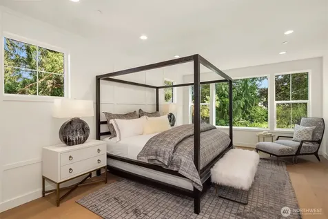 10223 NE 24th Street Bellevue WA 98004