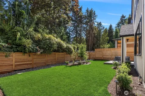 10223 NE 24th Street Bellevue WA 98004