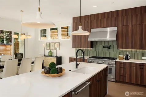 10223 NE 24th Street Bellevue WA 98004