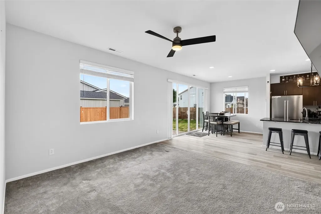 15742 58th Street Ct E Sumner WA 98390