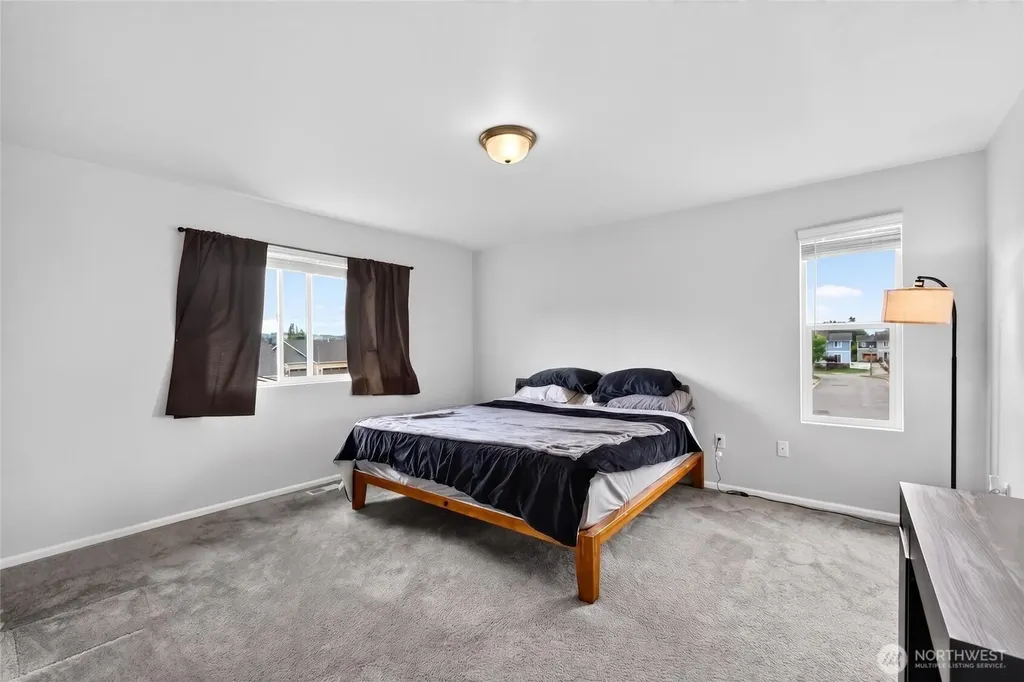 15742 58th Street Ct E Sumner WA 98390