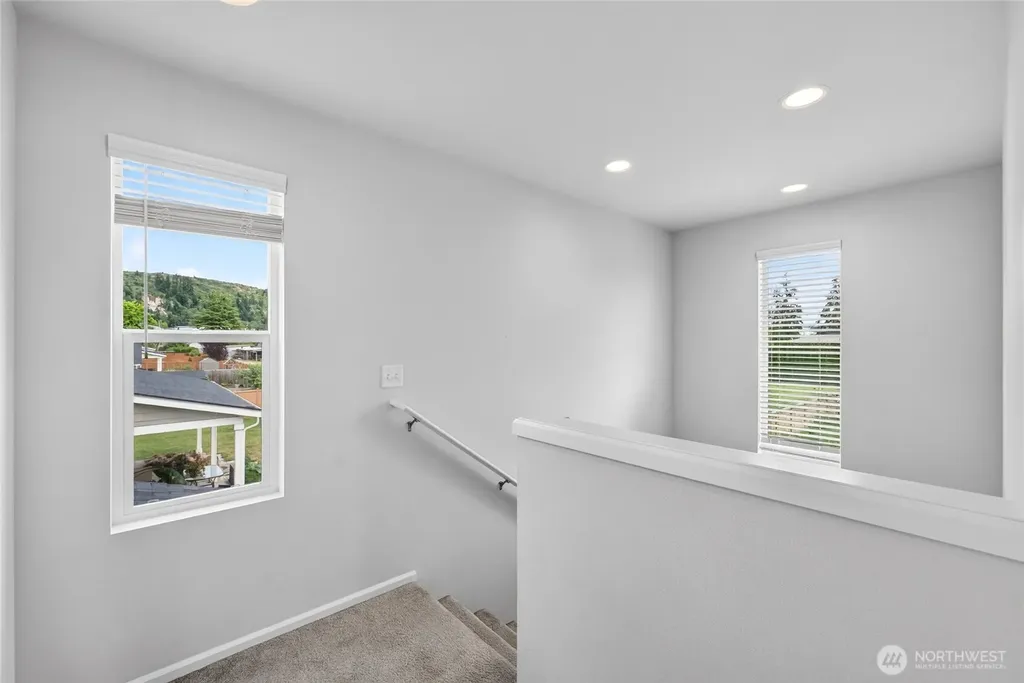 15742 58th Street Ct E Sumner WA 98390