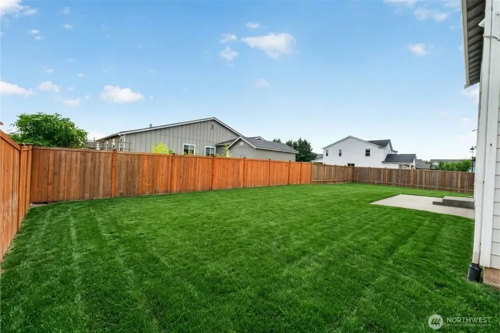 15742 58th Street Ct E Sumner WA 98390