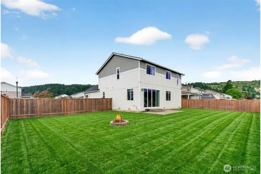 15742 58th Street Ct E Sumner WA 98390