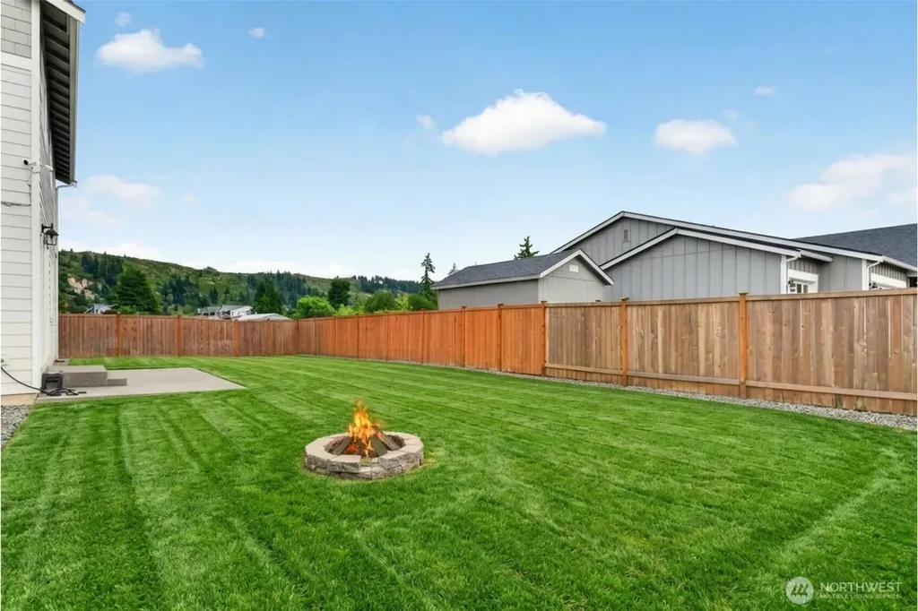 15742 58th Street Ct E Sumner WA 98390