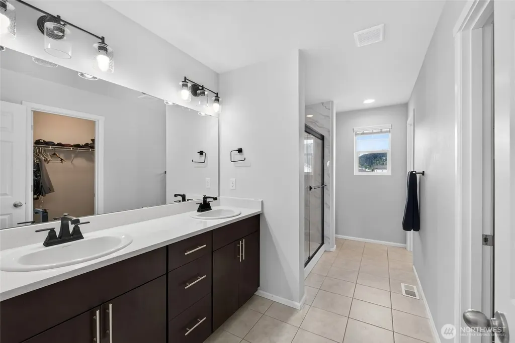 15742 58th Street Ct E Sumner WA 98390