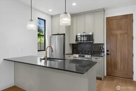 2817 25th Street Everett WA 98201