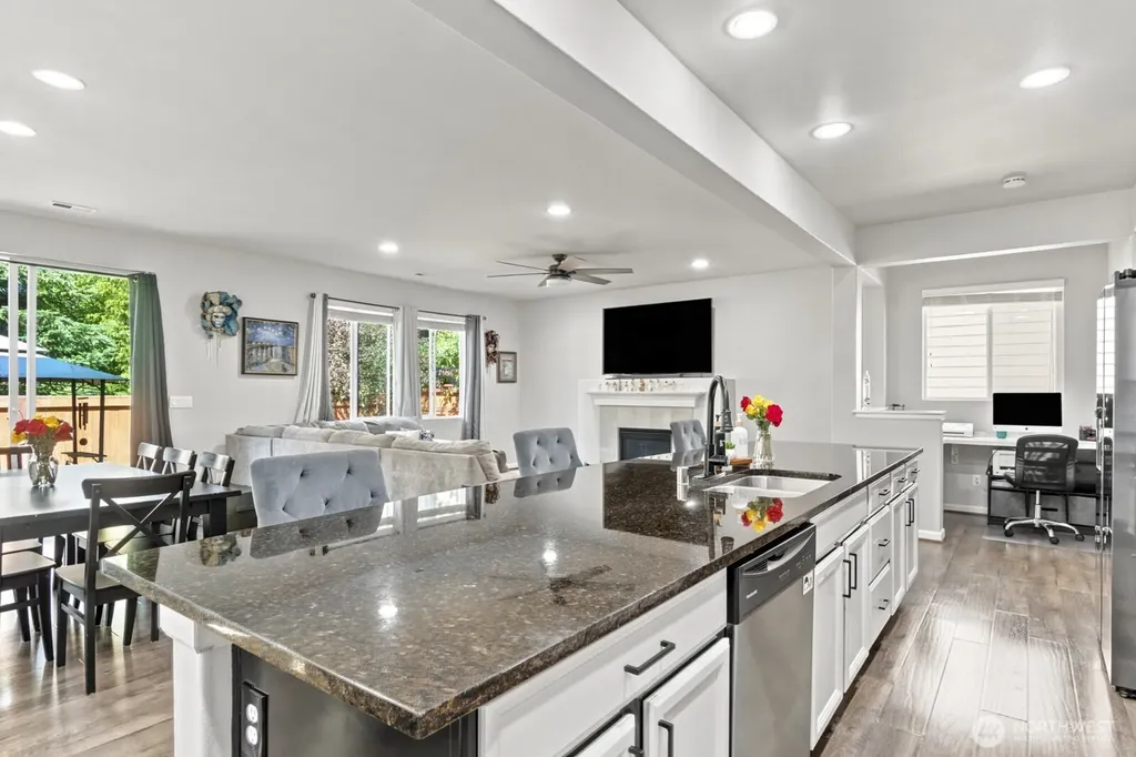 8825 Corona Ct Court NE Lacey WA 98516