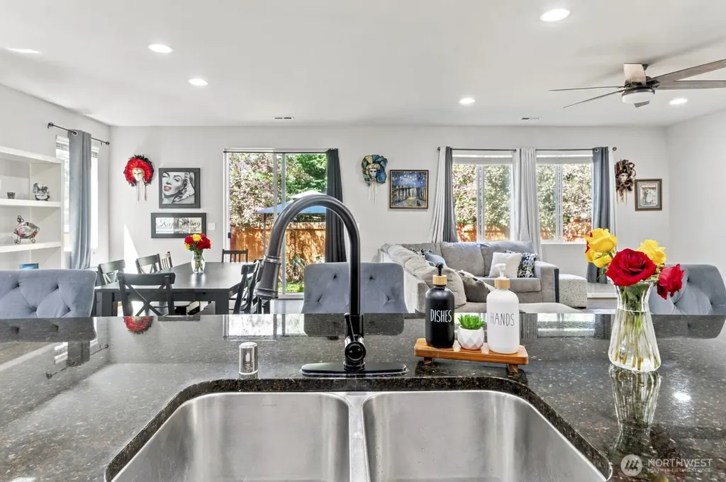 8825 Corona Ct Court NE Lacey WA 98516