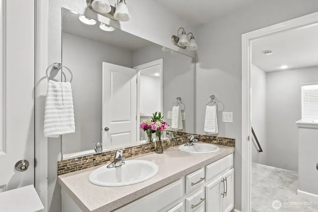 8825 Corona Ct Court NE Lacey WA 98516