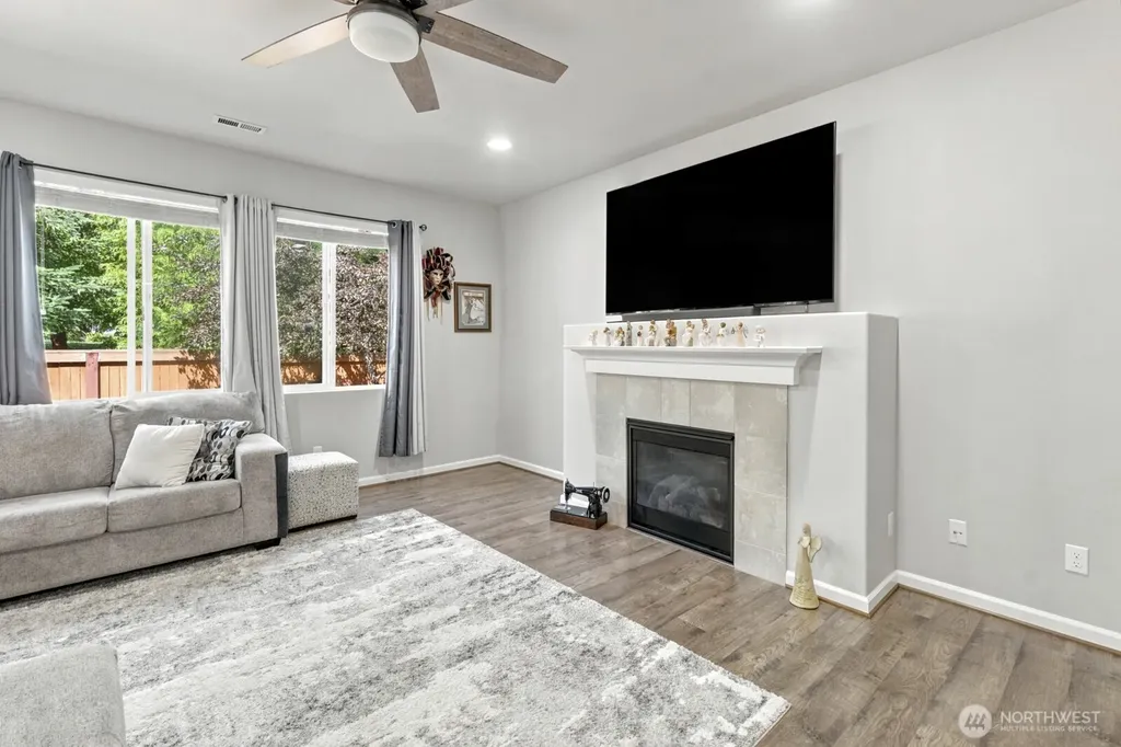 8825 Corona Ct Court NE Lacey WA 98516