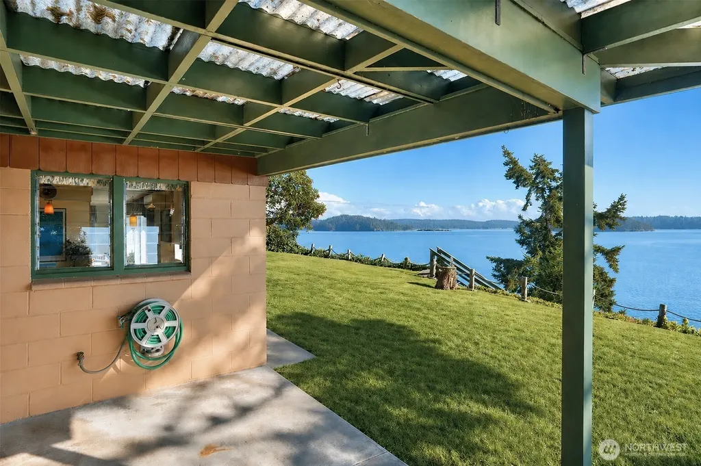 6860 Salmon Beach Road S Anacortes WA 98221