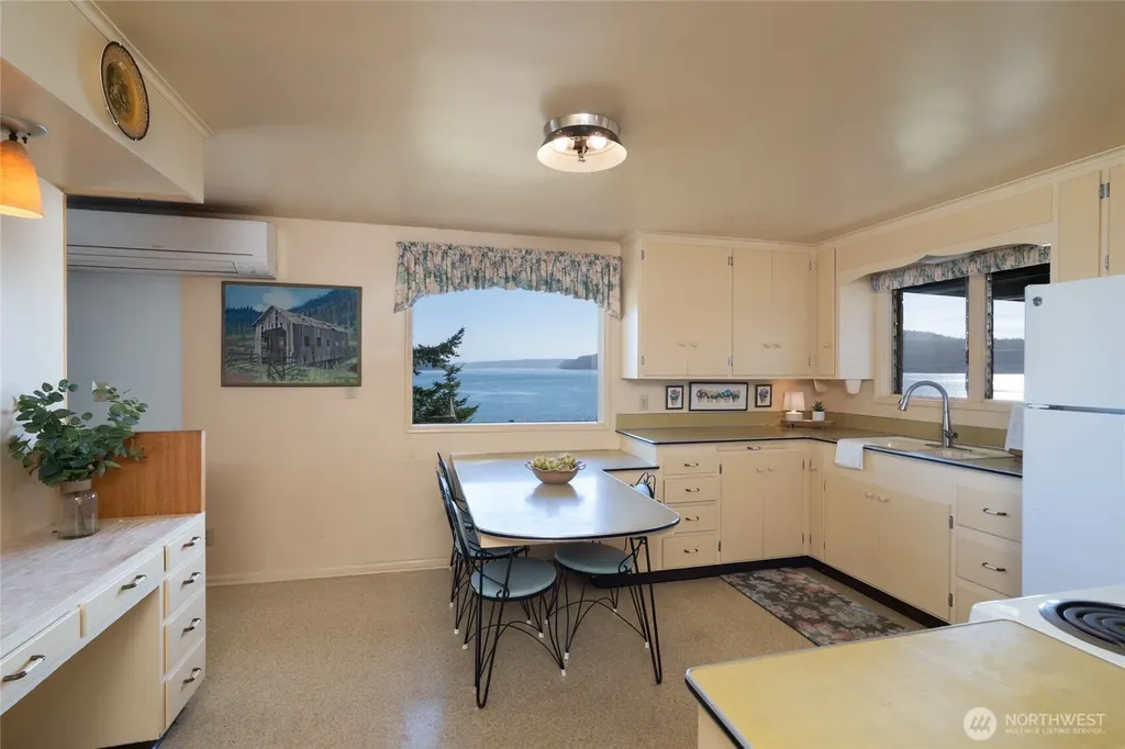 6860 Salmon Beach Road S Anacortes WA 98221
