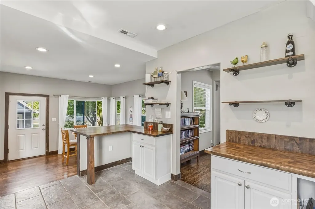 2102 Mt Brynion Road Kelso WA 98626