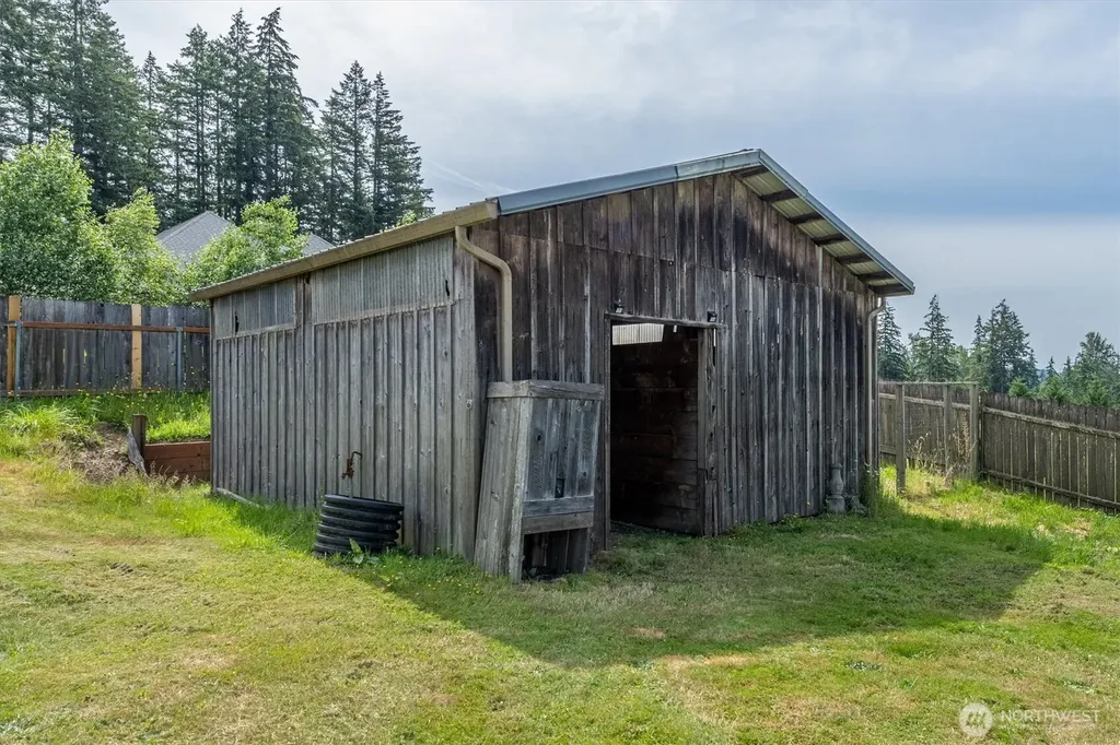 2102 Mt Brynion Road Kelso WA 98626