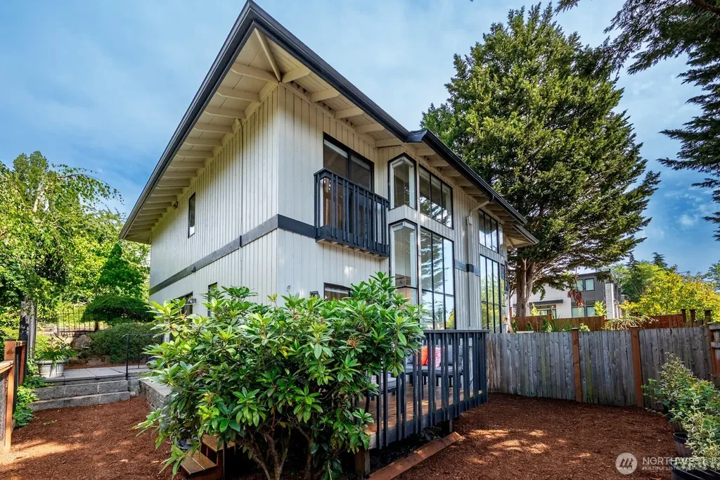 10 18th Avenue Kirkland WA 98033
