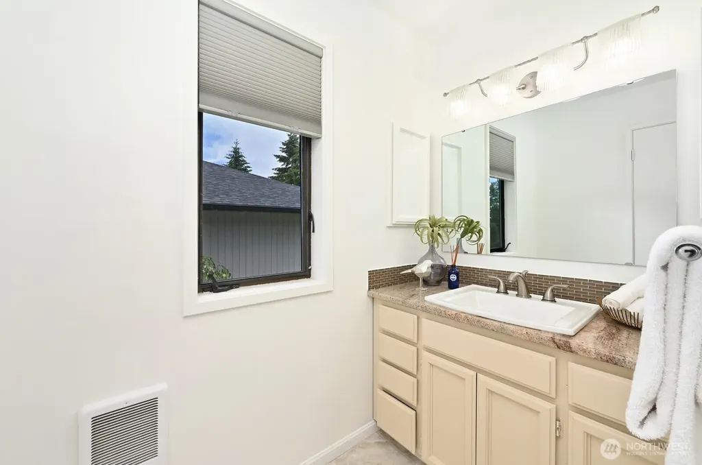 10 18th Avenue Kirkland WA 98033