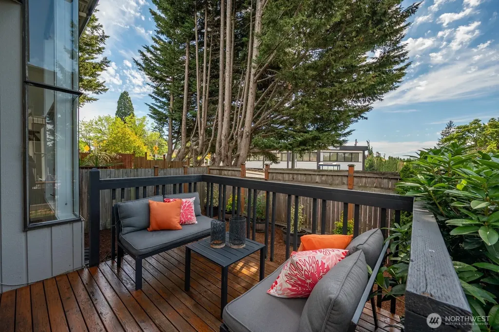 10 18th Avenue Kirkland WA 98033